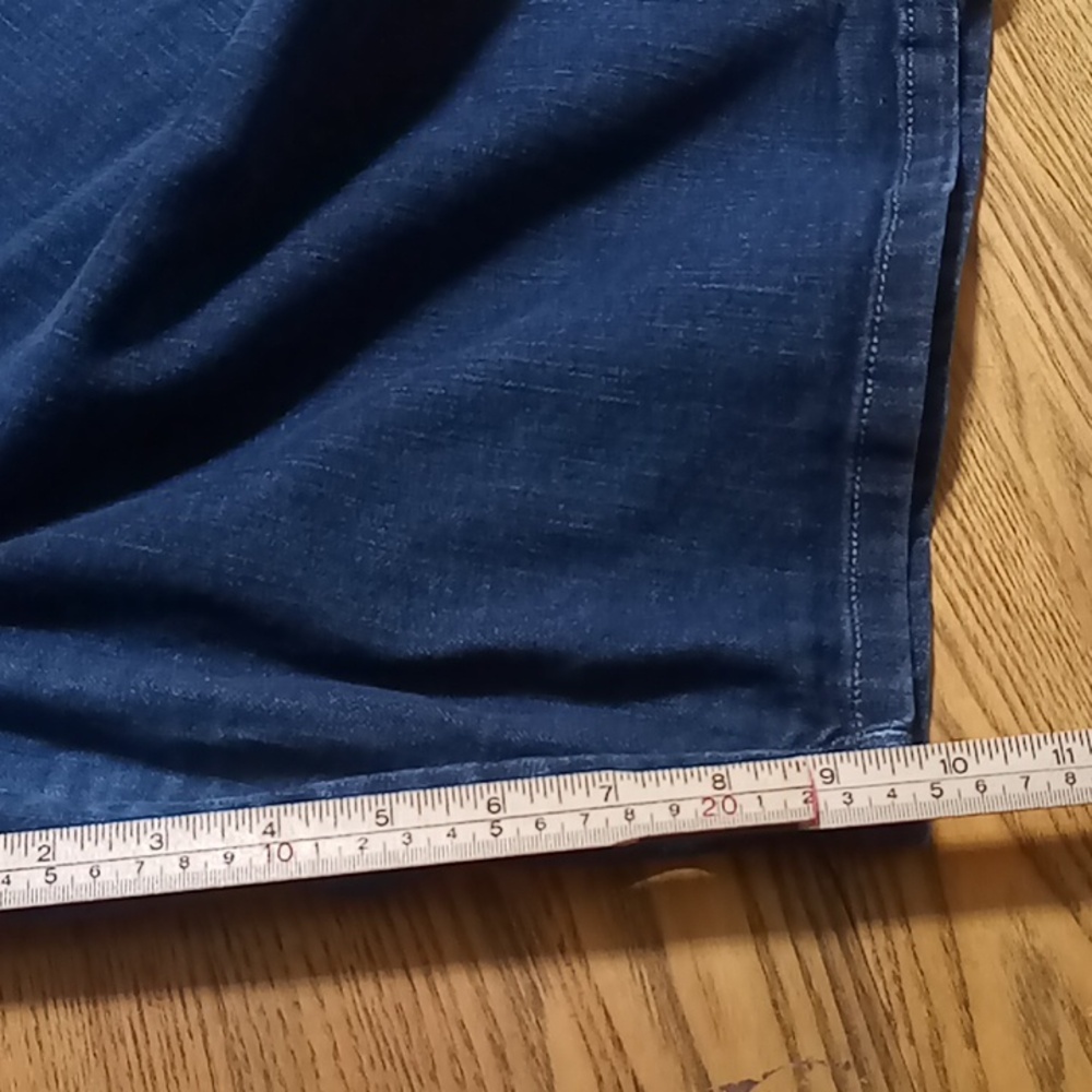 LEVI'S Jean Shorts Womens 24 Blue Dark Denim Preowned Summer Spring - Picture 3 of 8